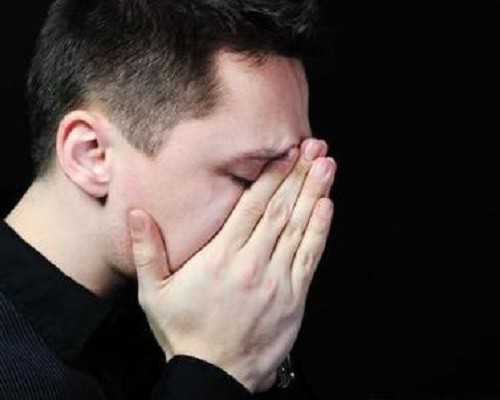 他那里顶着我说给他我应不应该给(他老是顶我哪里)